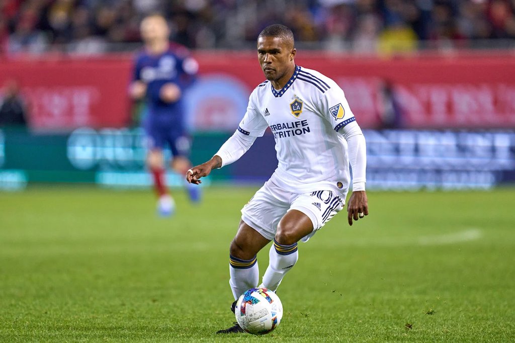 Prisão de Douglas Costa decretada por pensão alimentícia