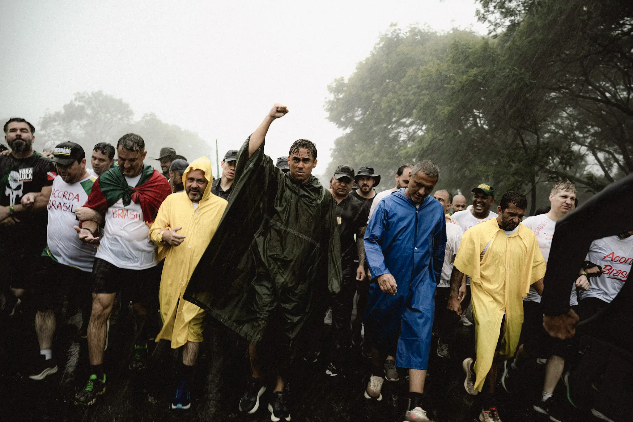 Nikolas Ferreira: O Influenciador Digital que Molda a Direita e Desafia o Governo Lula Rumo a 2026